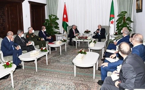 الرئيس تبون يجري محادثات موسعة مع ملك الأردن عبد الله الثاني