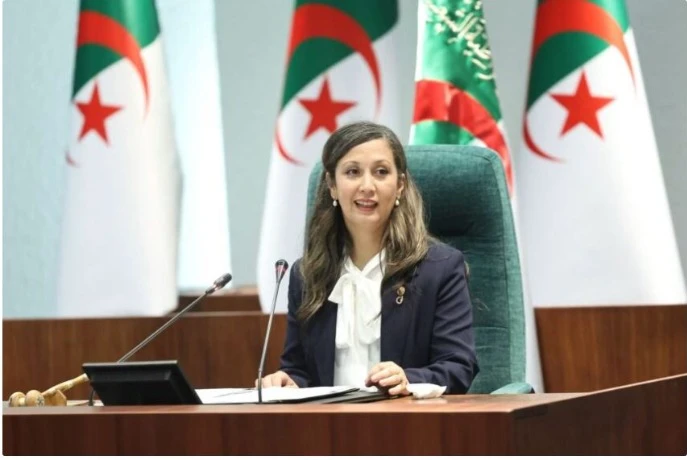 خلال افتتاح الدورة البرلمانية....بوفدش تدعو النواب لتحمل مسؤولياتهم ليكونوا في مستوى تطلعات الشعب و يواكبوا رهانات المرحلة
