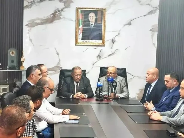 تنصيب المدير العام الجديد للإذاعة الوطنية هشام علالي
