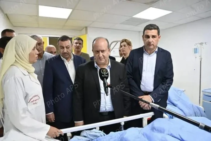 الوزير الأول يتفقد المصابين جراء حرائق جيجل بمستشفى الحروق الكبرى بزرالدة