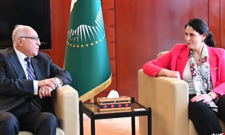 عطاف يجري بأديس أبابا محادثات ثنائية مع نائبة رئيس مفوضية الاتحاد  الإفريقي