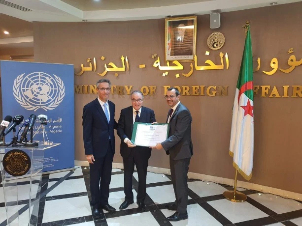 بلاني يتسلم شهادة تسجيل الراي في قائمة التراث العالمي غير المادي للإنسانية
