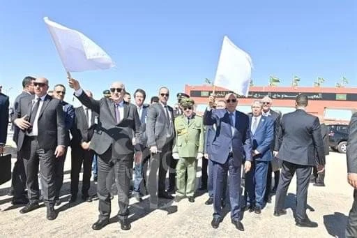 رئيس الجمهورية ونظيره الموريتاني يشرفان على انطلاق مشروع إنجاز طريق تندوف -  الزويرات