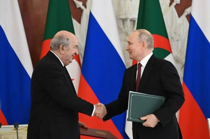 رئيس الجمهورية  يهنئ فلاديمير بوتين بمناسبة انتخابه مجددًا رئيسًا لروسيا الاتحادية