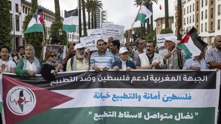 خيانة المخزن للقضية الفلسطينية: دعوات للغضب والمقاومة