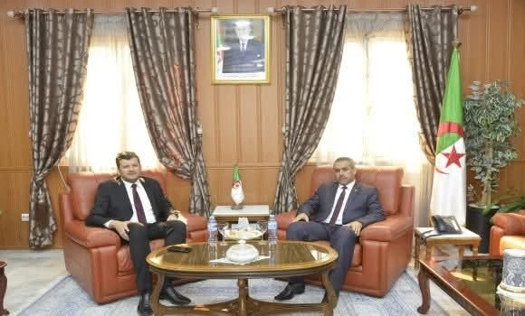 البكالوريا المهنية:  سعداوي يتحادث مع ياسين المهدي