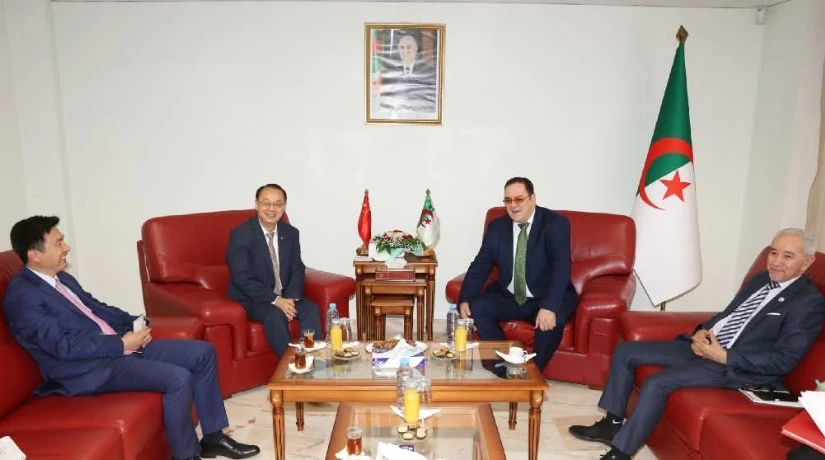 وزير الاتصال يستقبل سفير جمهورية الصين الشعبية بالجزائر
