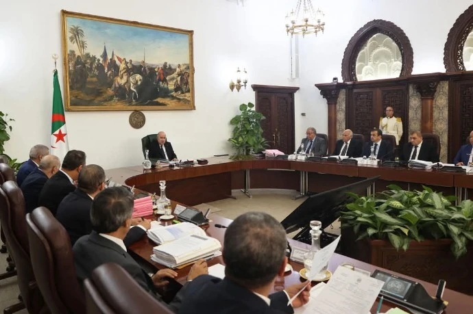 رئيس الجمهورية يأمر باتخاذ تدابير جديدة لتنظيم قطاع انتاج السكر