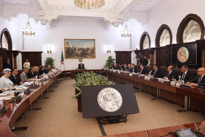 رئيس الجمهورية يؤكد على ضرورة دعم مشاريع الأسرة المنتجة