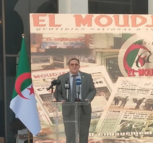 وزير الاتصال ينوه بدور الإعلام الوطني في الحفاظ على أمانة الشهداء