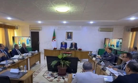 الوزير الأول بالنيابة يؤكد على ضرورة استكمال كافة التدابير لإنجاح الدخول الاجتماعي