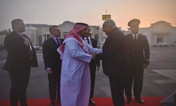 العدوان الصهيوني على قطر: ممثلا لرئيس الجمهورية, السيد عطاف يحل بالدوحة للمشاركة في القمة العربية الإسلامية الطارئة