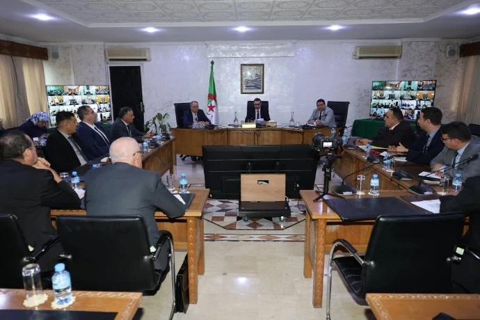 سعيود يشرف على اجتماع تنسيقي مع ولاة الجمهورية والولاة المنتدبين ورؤساء الدوائر