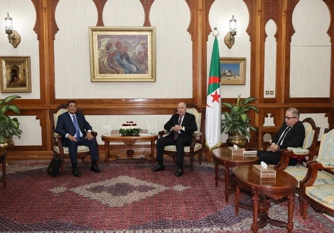 رئيس الجمهورية يستقبل رئيس حزب جبهة المستقبل بطلب منه