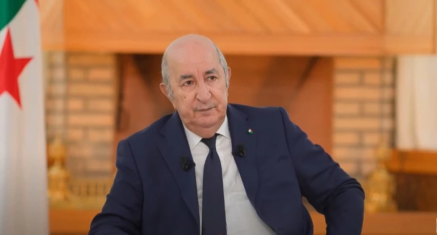 رئيس الجمهورية يشيد بأداء الدبلوماسية الجزائرية ويعلن عن منح  وسام الاستحقاق الوطني للسفير  عمار بن جامع