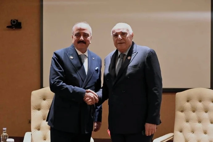 عطاف يجري بكمبالا محادثات ثنائية مع عدد من نظرائه من دول شقيقة وصديقة