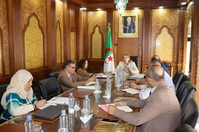 تنصيب فوج العمل الوزاري المشترك المكلف بتحضير الطبعة ال7 للمهرجان الدولي للسياحة الصحراوية