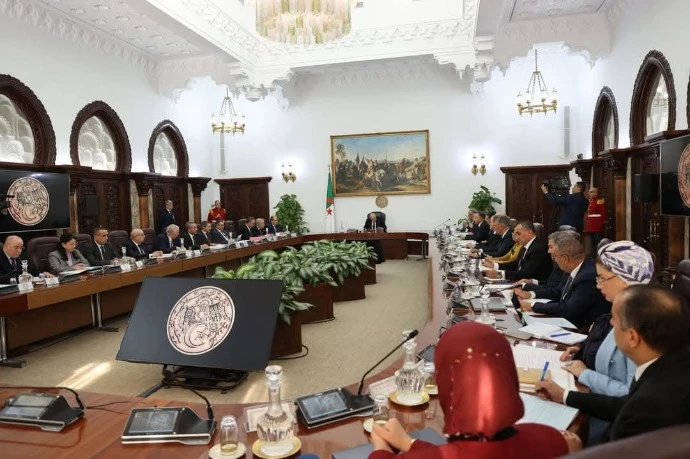 مجلس الوزراء  :رفع منحة البطالة إلى 18 ألف دج