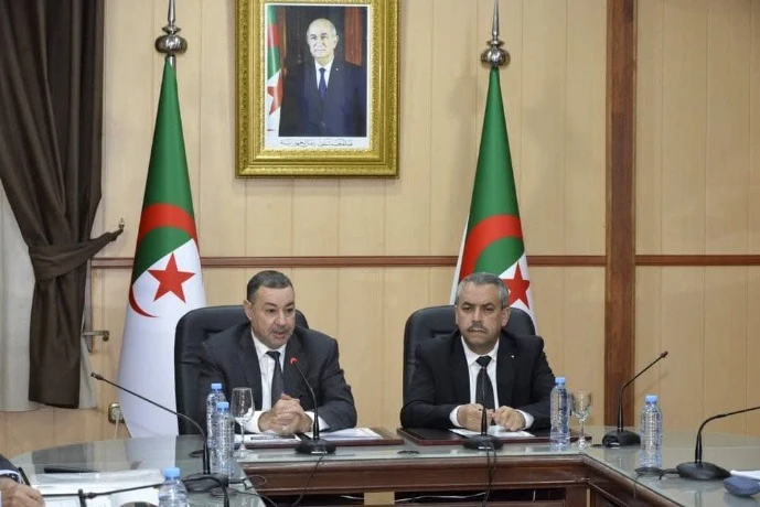سعداوي و سعيود يشرفان على تنصيب اللجنة القطاعية المشتركة المعنية بقرارات تسيير المدارس الابتدائية