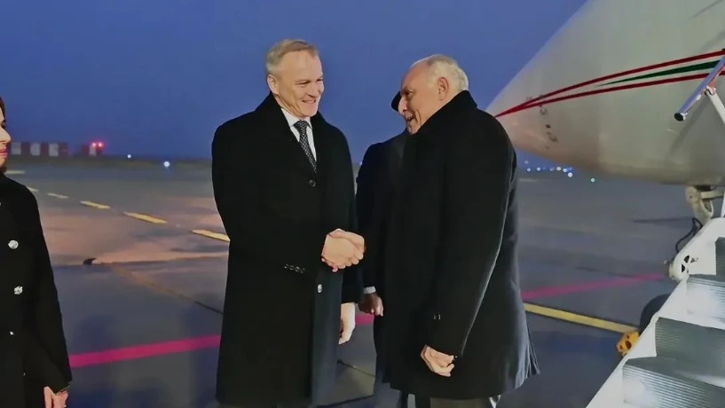 بتكليف من رئيس الجمهورية,  عطاف يحل بسلوفاكيا في زيارة رسمية