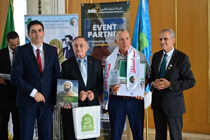 في الحفل السنوي لمؤسسة صناعة الغد ... الدعوة  لانشاء المجلس الأعلى للطاقات الثقافية الجزائرية بالخارج