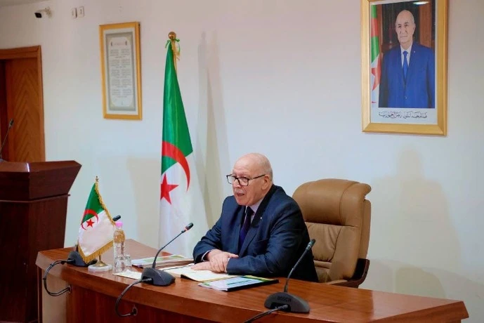 بشير يترأس اجتماعا حول مشاريع مجمع الصناعات الميكانيكية