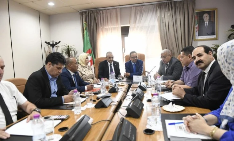 بوغالي يتابع جانبا من أشغال الدورة التكوينية حول "قواعد التشريفات"