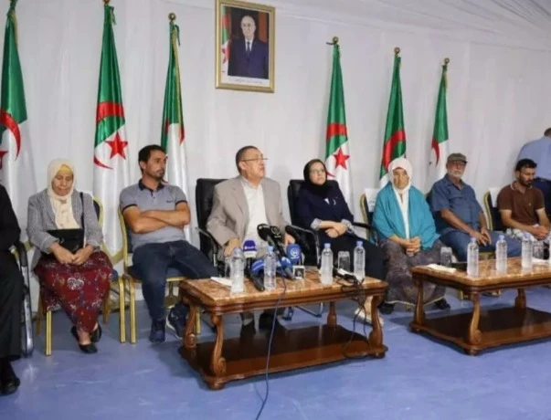 باسم رئيس الجمهورية... مراد وكريكو يعزّيان عائلات ضحايا الحرائق ببجاية