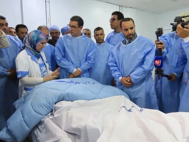 وزير الصحة يؤكد ضمان التكفل الأمثل بالجرحى ويعزي  عائلات ضحايا حادث مرور عين الصفراء