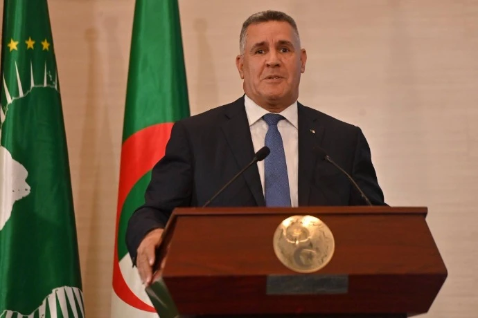 وزير الري يبرز  من بني عباس أهمية مشروع "جنوب-جنوب" لتعزيز الأمن المائي  بالجنوب