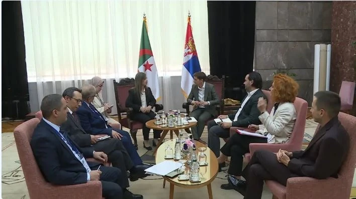 بوفدش تجري ببلغراد محادثات ثنائية مع نظيرتها الصربية