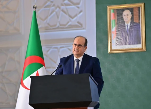 الوزير الأول يبرز الإصلاح الشامل الذي تعرفه الوكالة الجزائرية  لترقية الاستثمار