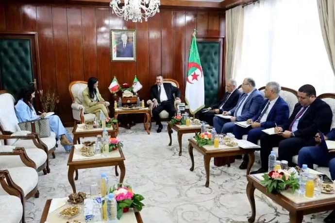 وزير الداخلية يستقبل سفيرة إيطاليا بالجزائر
