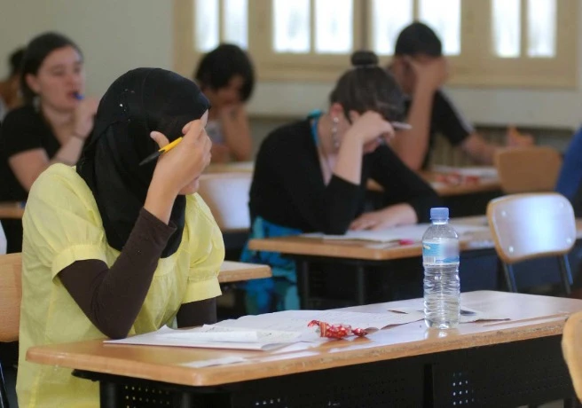 انطلاق عملية تقييم المكتسبات والاختبارات التجريبية لشهادتي المتوسط  والبكالوريا