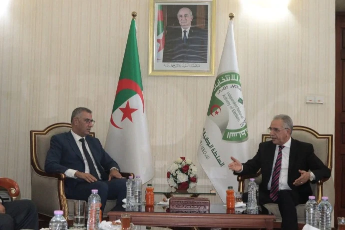 رئيس السلطة الوطنية المستقلة للانتخابات يستقبل المدير العام لوكالة الأنباء الجزائرية