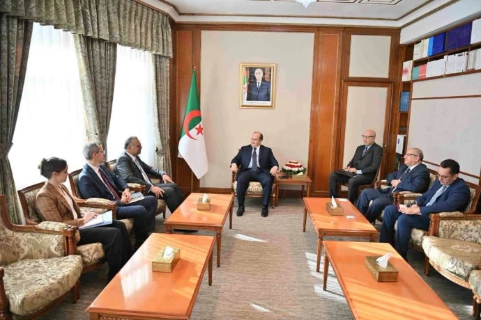 الوزير الأول يستقبل المستشار الرفيع لرئيس الولايات المتحدة الأمريكية المكلف بإفريقيا والشؤون العربية والشرق الأوسط