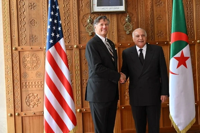 عطاف يستقبل نائب كاتب الدولة الأمريكي