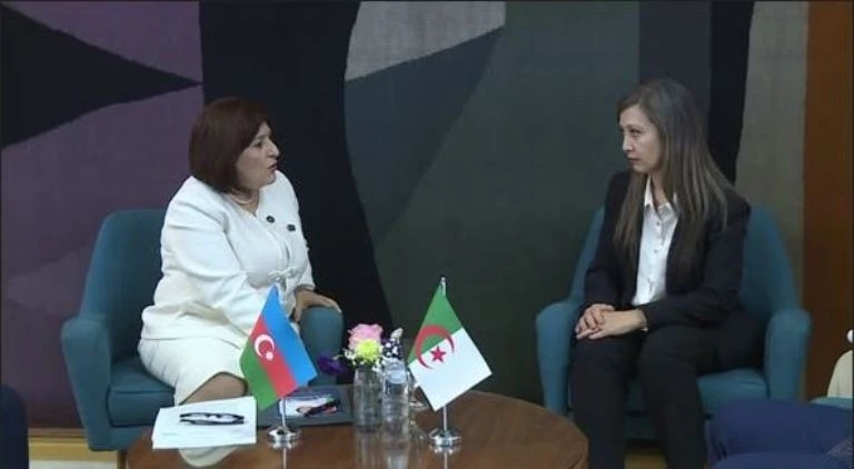 بوفدش تجري محادثات ثنائية مع رئيسة المجلس الوطني لجمهورية أذربيجان
