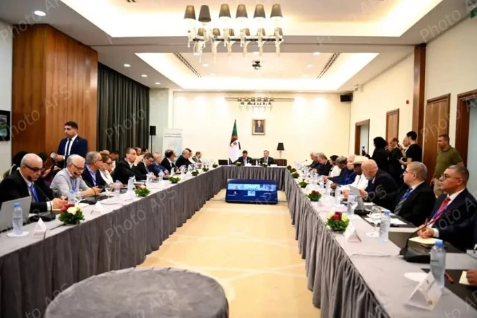 انطلاق أشغال الاجتماع الأول للمجلس الأعلى للجالية العلمية الوطنية بالخارج