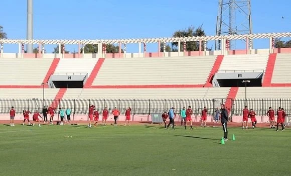 مولودية وهران : تسوية ''كافة ديون'' النادي لدى  ''الفيفا''