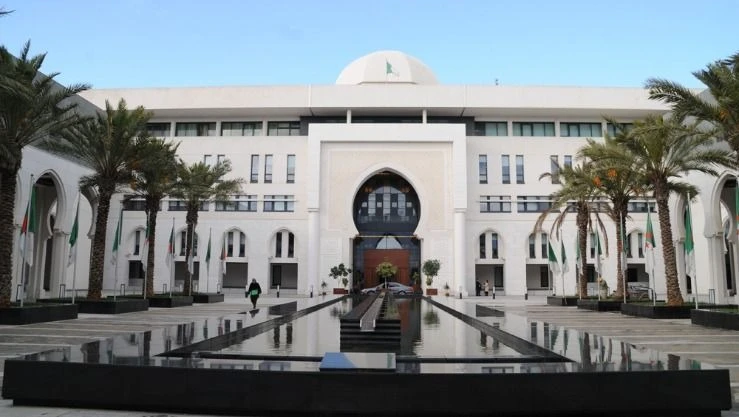 الموافقة على تعيين سفير الجزائر الجديد لدى الكويت