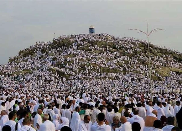 أزيد من 1.5 مليون حاج بجبل عرفة لأداء أحد الأركان الأساسية لمناسك الحج