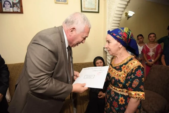 وزير المجاهدين وذوي الحقوق يؤدي واجب العزاء لعائلة المجاهد الراحل  محند أمزيان صادقي