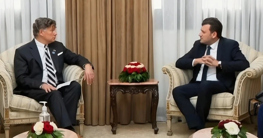 فلاحة: ياسين المهدي وليد يبحث مع نائب كاتب الدولة الأمريكي تطوير التعاون