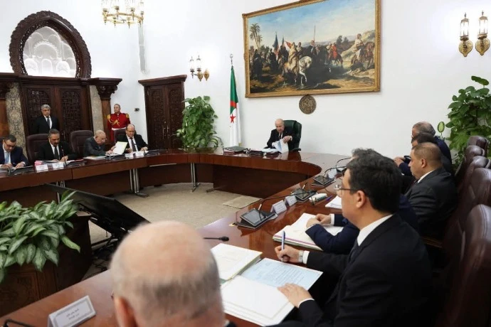 رئيس الجمهورية يوجه باستحداث شعب جديدة في تخصصات عالية ومعقدة في قطاع التكوين المهني