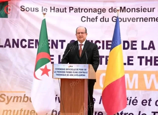 الوزير الأول يؤكد من نجامينا على الارتقاء بالعلاقات الجزائرية-التشادية إلى مستوى شراكة إستراتيجية