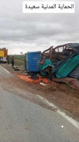 سعيدة : انقلاب شاحنة محمّلة بالخضر على الطريق الوطني رقم 06 دون خسائر بشرية