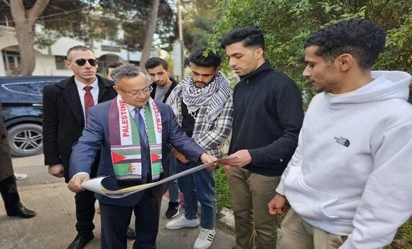 عملا بتعليمات رئيس الجمهورية: صب منحة مالية معتبرة للطلبة الفلسطينيين بالجزائر