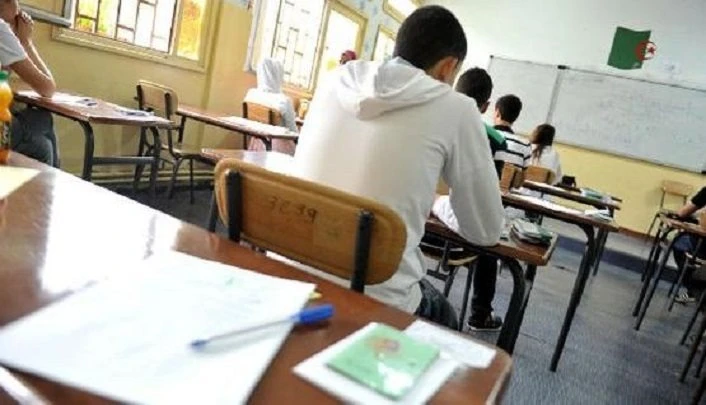 اليوم الرابع من امتحانات شهادة البكالوريا...الأدبيون يسدلون الستار عن الحدث التربوي المهم
