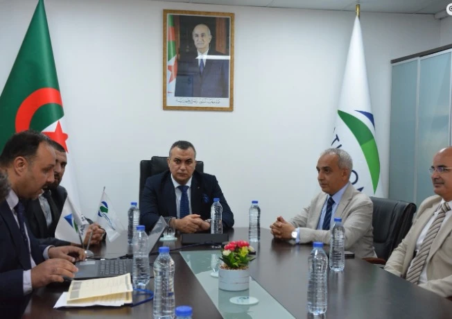 زروقي يؤكد على تطوير الحلول الرقمية ومواكبة الاستعدادات لإطلاق خدمات  "الجيل الخامس"